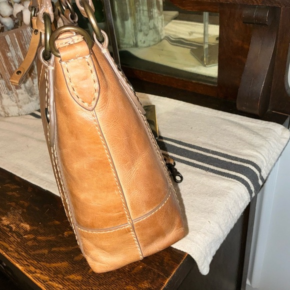 NWOT Frye Melissa Leather Medium Crossbody Satchel Beige Brown Retail $328 - Picture 4 of 13